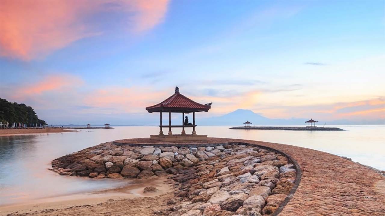 Menawarkan Pesona yang Tenang! Inilah Keindahan Pantai Sanur di Timur Pulau Bali