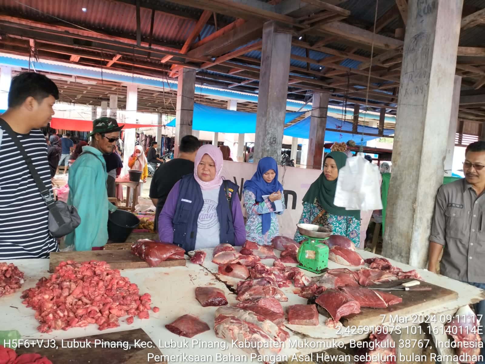 Dinas Pertanian Turunkan 32 Petugas Periksa Ketersediaan Daging di Pasar Tradisional Mukomuko