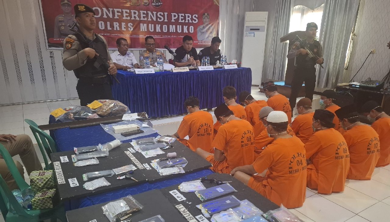 Polres Mukomuko Tangkap Kakak Beradik Pembobol Mini Market
