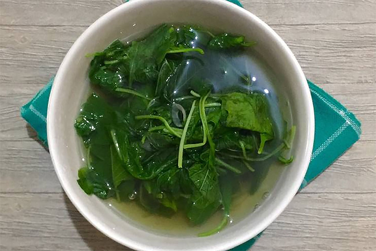 Resep Sayur Bening Bayam, Makanan yang Cocok Untuk Menghilangkan Jerawat