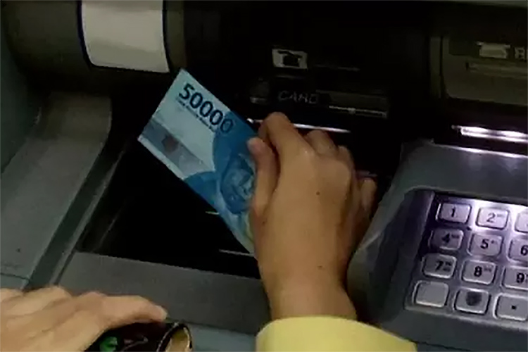 Cara Mudah Tarik Uang Tunai di ATM Bank BRI, BCA, BNI, Bank Mandiri Tanpa Kartu