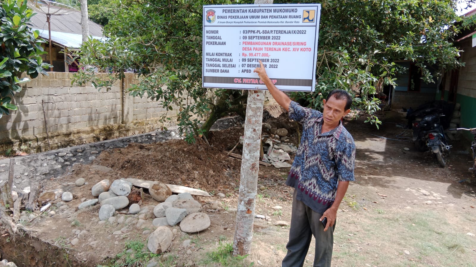 ﻿Paket Pekerjaan Drainase PUPR Dinilai Tidak Transparan