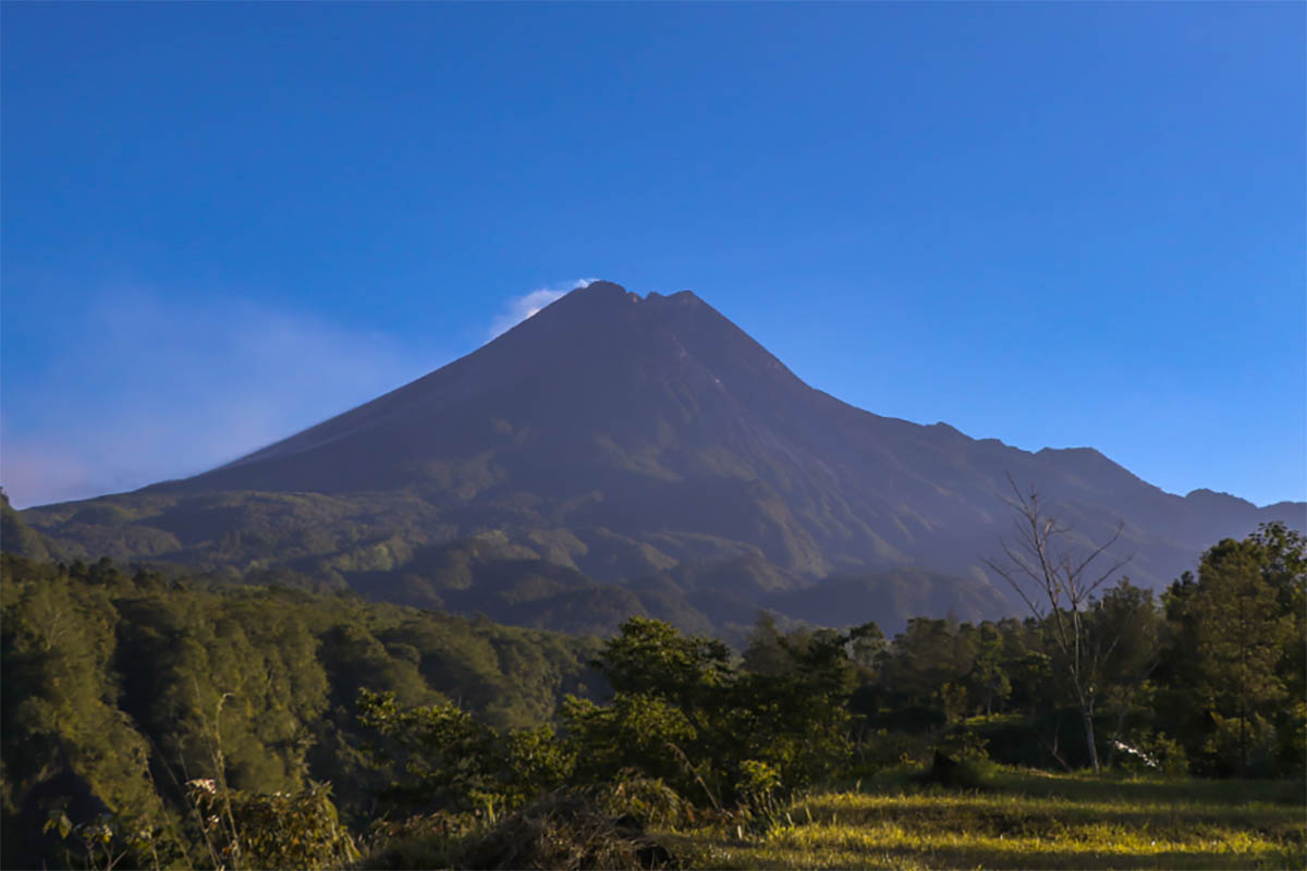 Legenda dan Sejarah Gunung Merapi di Jawa, Benarkah Dulunya Gunung Merapi Terdiri dari Dua Bukit?