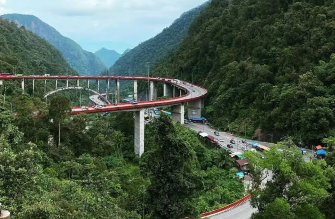 Saat Berlibur Idul Fitri di Sumbar, Waspadai 5 Titik Jalan Ekstrim Ini