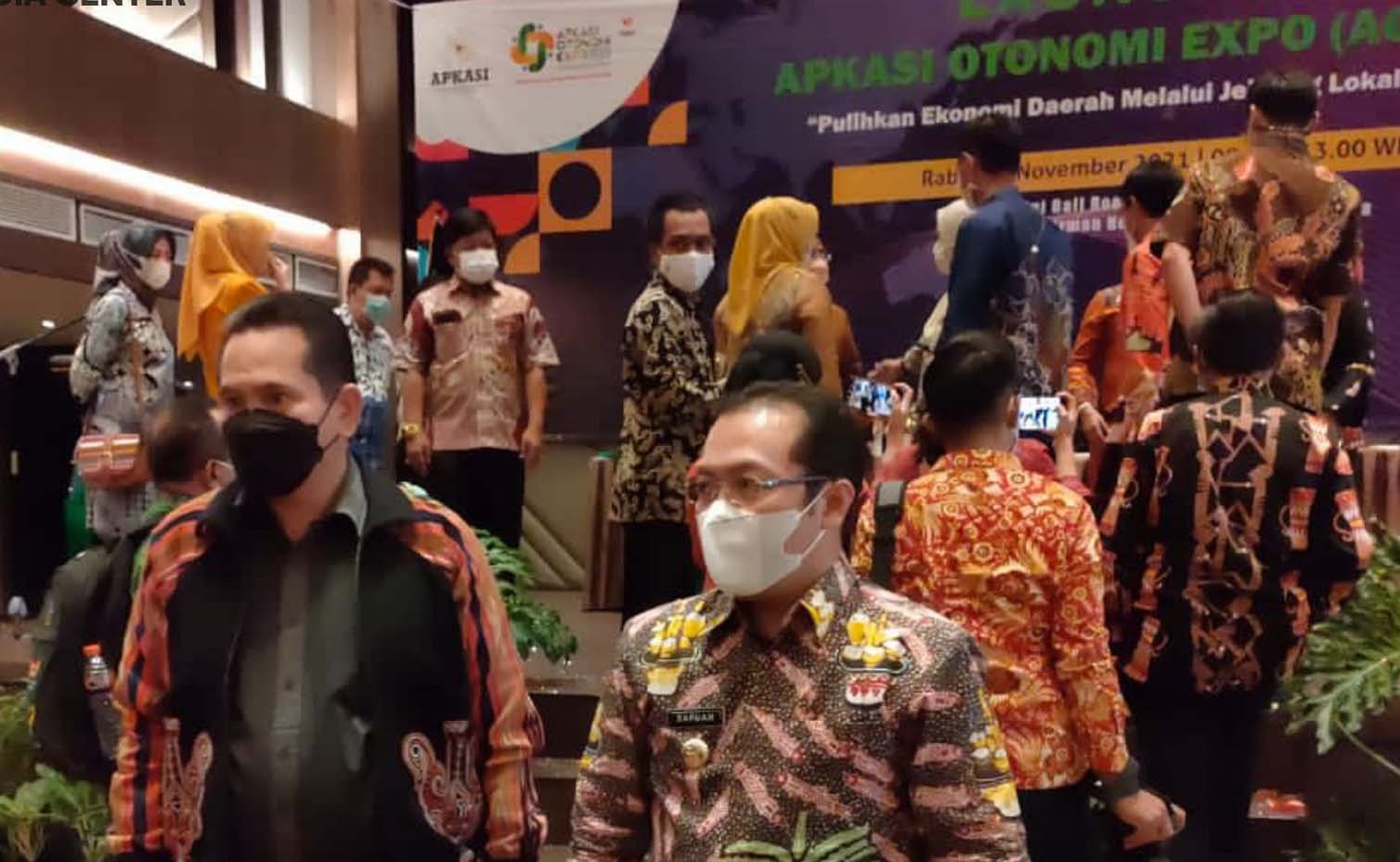 Bupati Ajak Pejabat Nongkrong di Jakarta