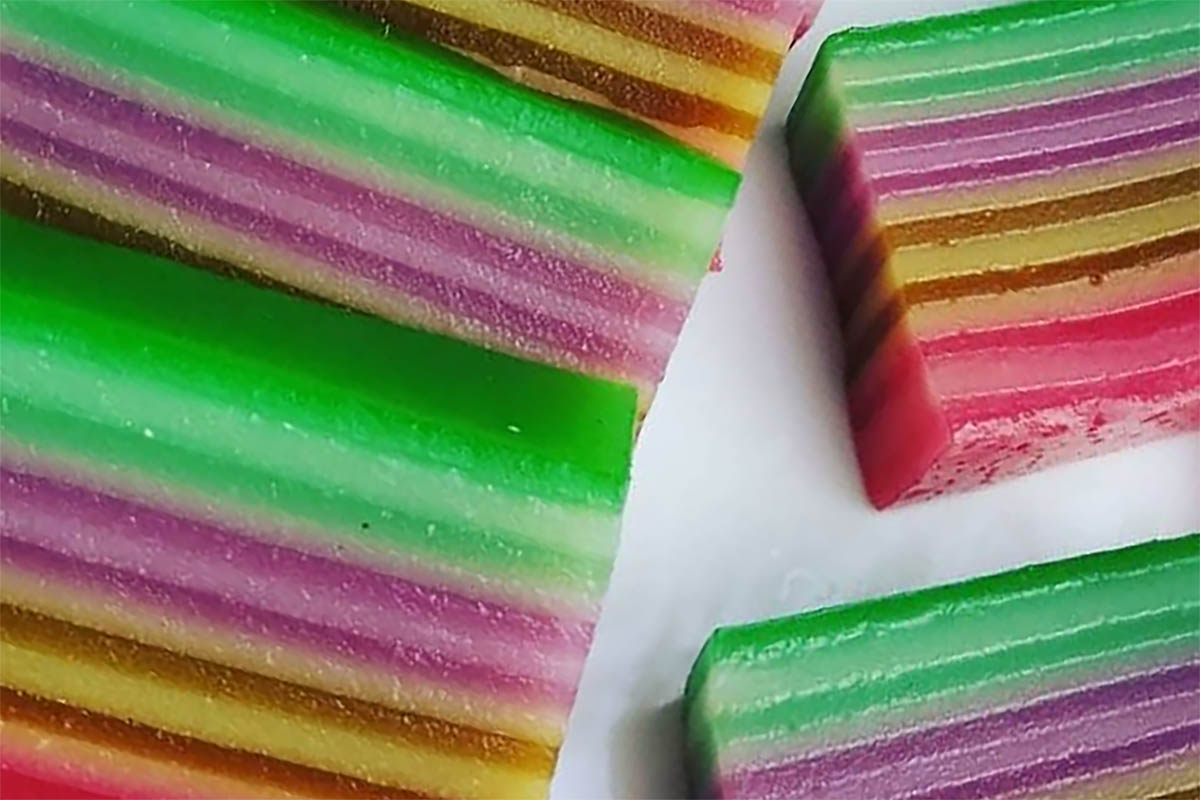 Tampilannya Cantik, Ini Resep Kue Lapis Warna Warni yang Kenyal dan Lembut Anti Gagal