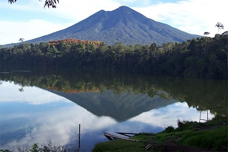 Danau Pauh Wisata Ekstrem Elok Mempesona, Tempat Gunung Masurai Bercermin