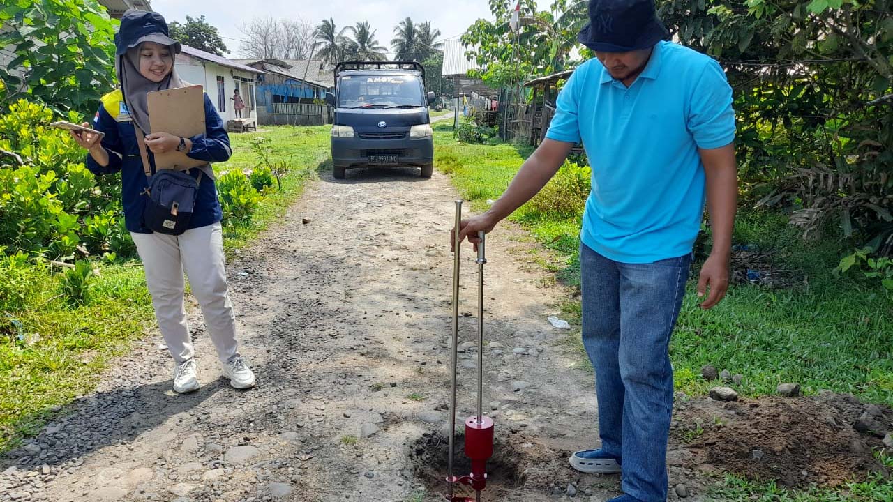 Jalan Gang Becek, SP10 dan Ruas Pantai Indah Mukomuko Skala Prioritas Aspal 2025