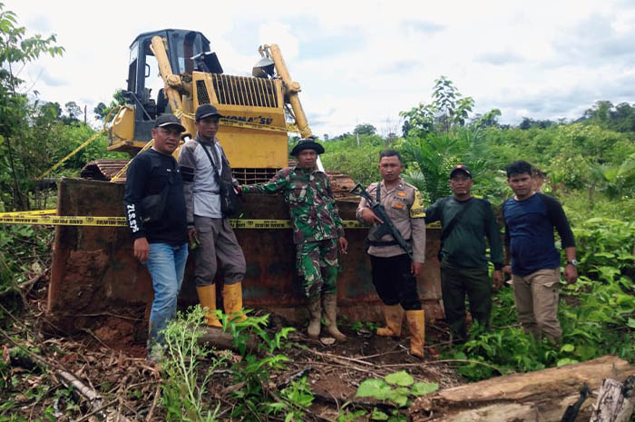 Aparat Didesak Usut Tuntas Pemilik Alat Berat di HPT Air Ipuh 1 