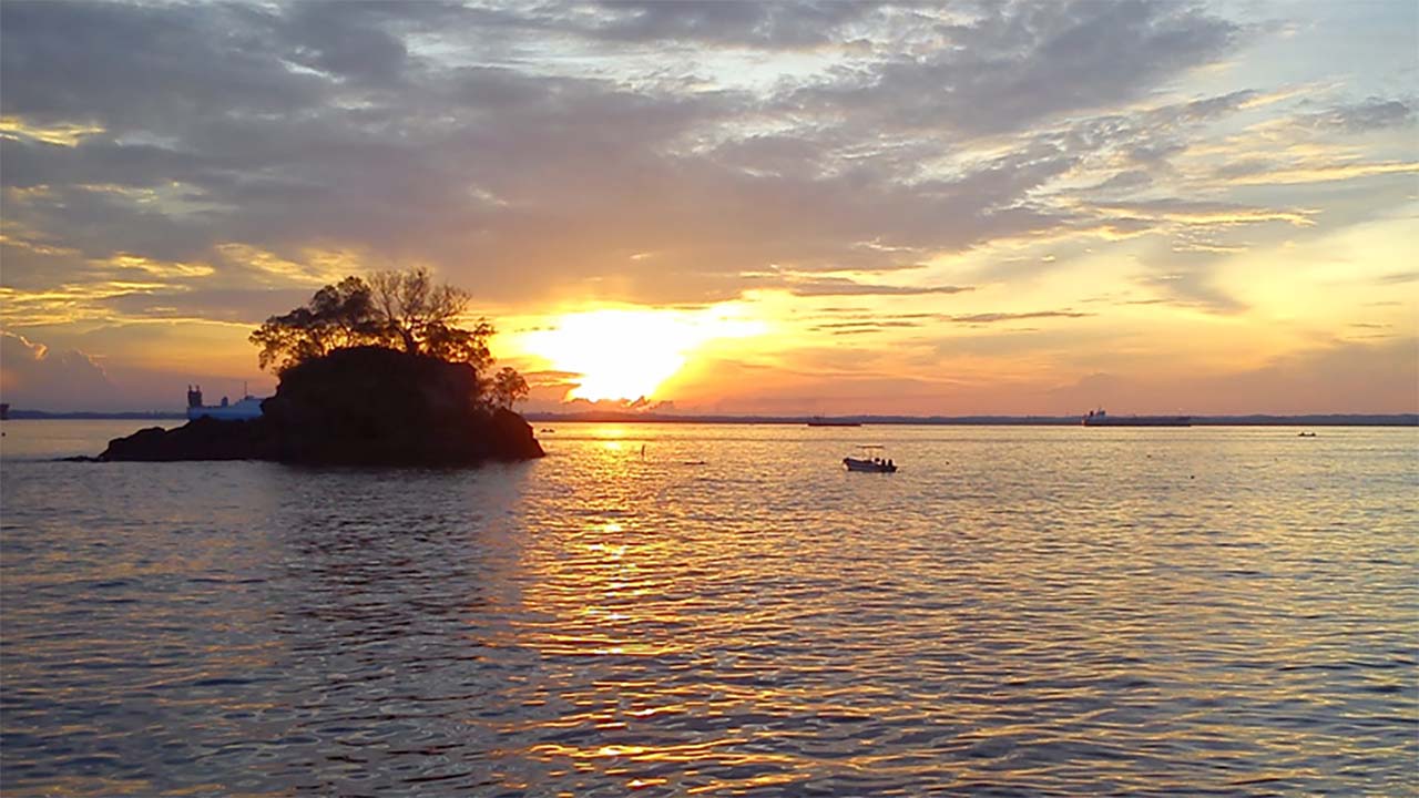 Bikin Takjub! Beginilah Keindahan Pesona Alam Pantai Melawai