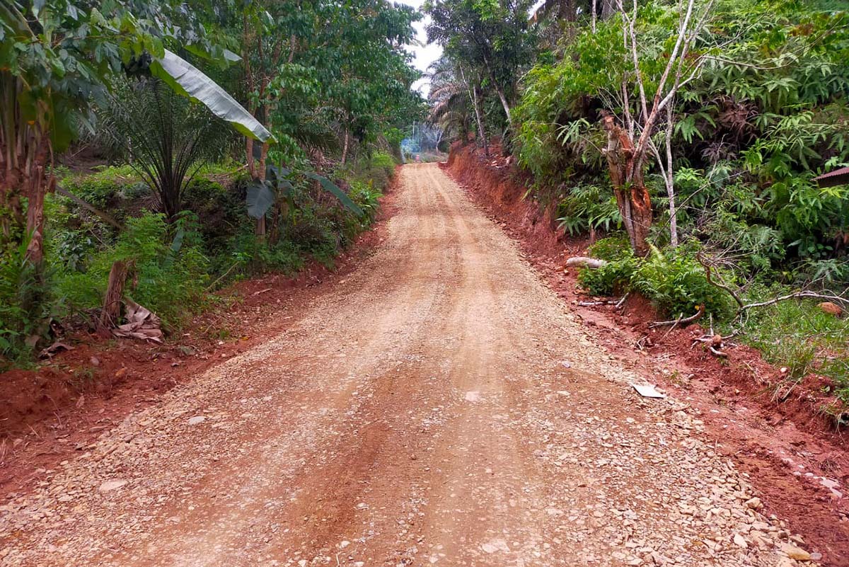 Pengoralan Jalan TMMD di Mukomuko Rampung