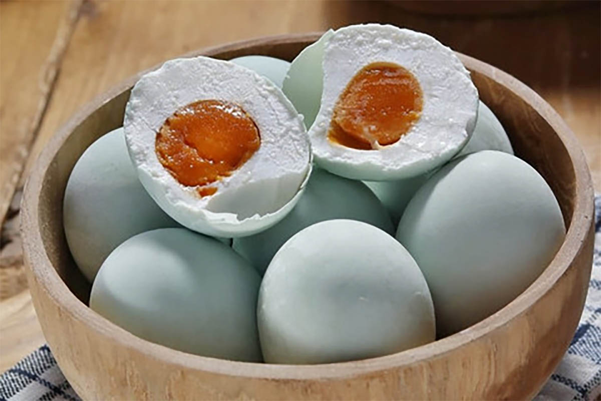 Jangan Berlebihan Jika Tidak Mau Ini Terjadi, Inilah Bahaya Mengonsumsi Telur Asin Terlalu Banyak