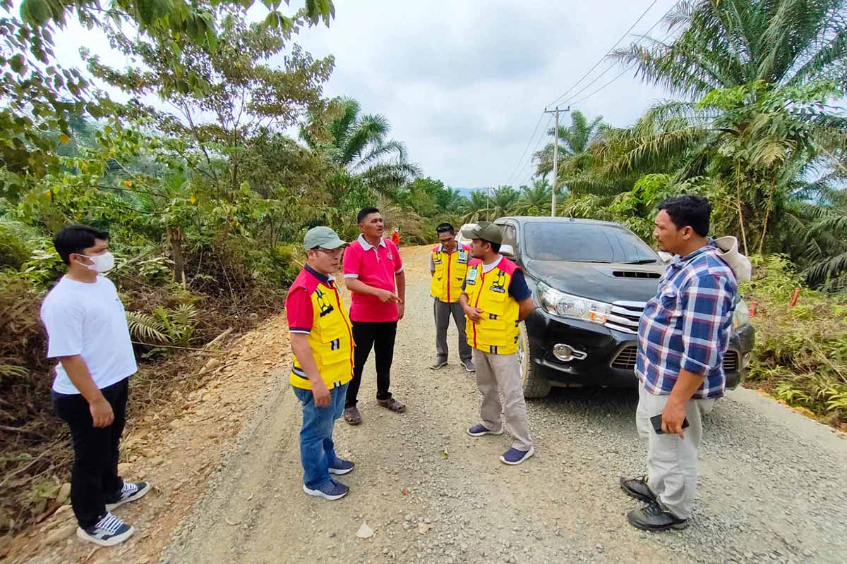 Pantau Jalan Inpres Mukomuko, Bupati Tekankan Kontraktor Lakukan Upaya Percepatan 