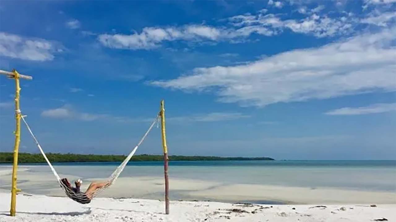 Bikin Hati Adem dan Menenangkan Pikiran, Inilah Keindahan Alam Pulau Leebong