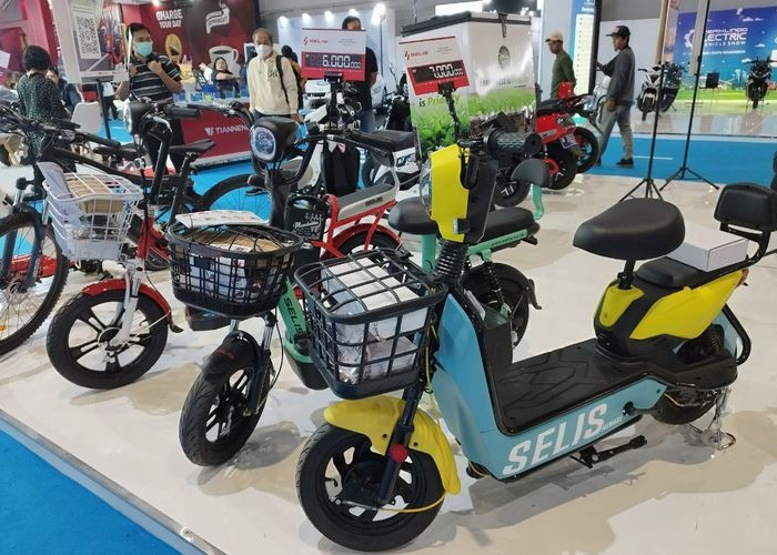 Ditengah Ancaman Krises BBM, Pemerintah Targetkan 120 Juta Motor Listrik