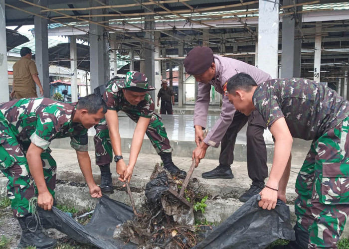 Puluhan Personel TNI - Polri Serbu Pasar Koto Jaya 
