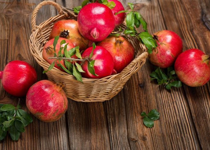 Permata Merah untuk Buah Hati: Manfaat Luar Biasa Delima bagi Kesuburan Pria dan Wanita!