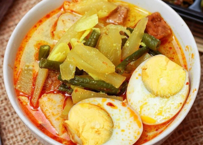 Resep Lontong Sayur Tradisional: Bumbu Kental Gurih yang Menggugah Selera