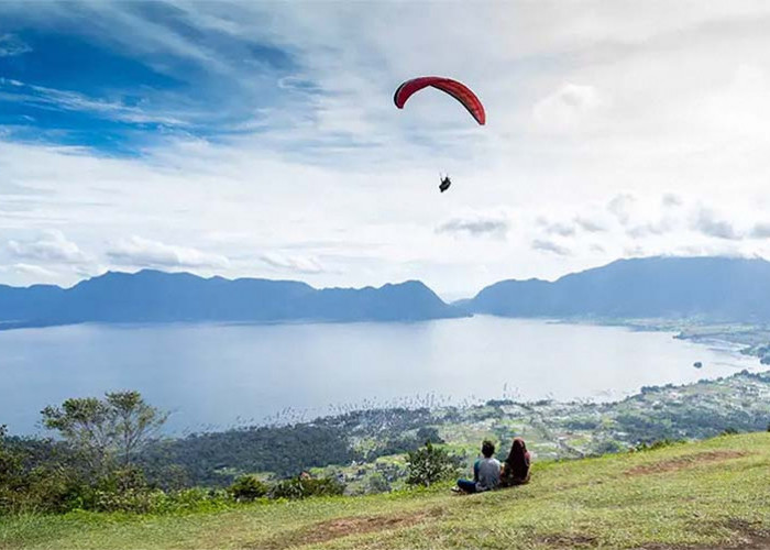 Ini 5 Wisata Paralayang Terbaik di Indonesia, Menikmati Indahnya Alam dari Ketinggian di Udara dengan Parasut