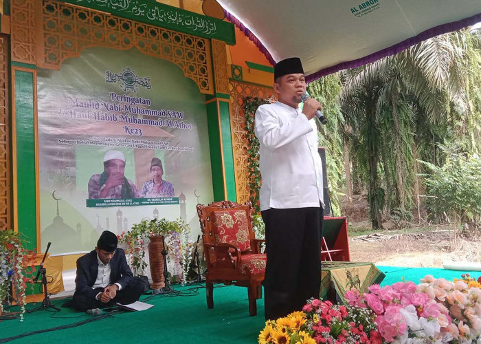 Pjs Bupati Mukomuko M. Rizon Hadiri Maulid Nabi di Desa Marga Mukti Penarik 