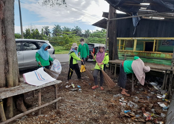 Sambut HGN Tingkat Provinsi, Pemkab Mukomuko Sapu Bersih Sampah Objek Wisata  
