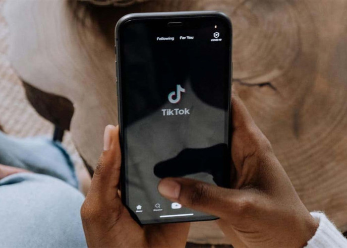Stop Scrolling, Start Living: 5 Alasan Mengapa Konten Standar Hidup di TikTok Harus Dihindari