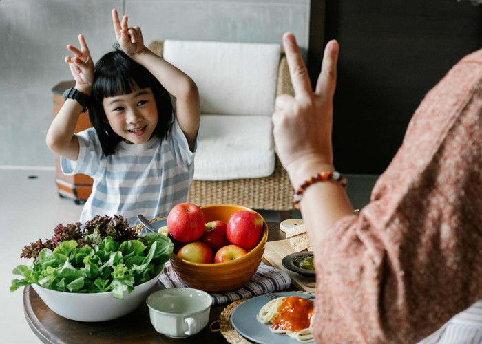 Orang Tua Harus Tahu Ini! Begini Tips dan Trik Mengajarkan Sikap Adil Kepada Anak