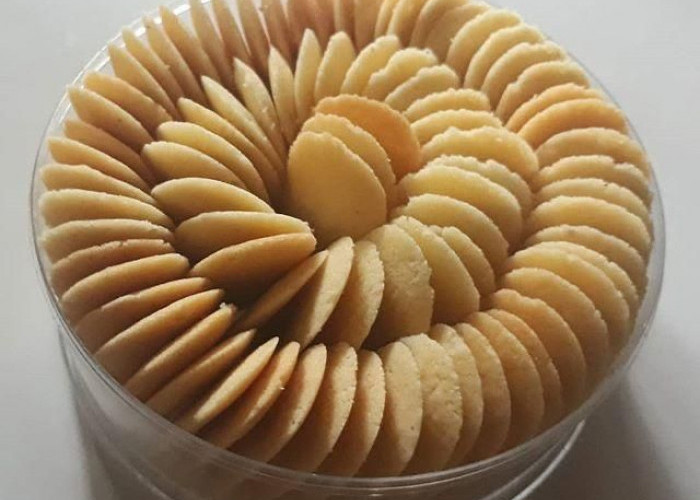 Lidah Kucing: Kue Kering Tipis Renyah yang Cocok untuk Cemilan Sehari-hari