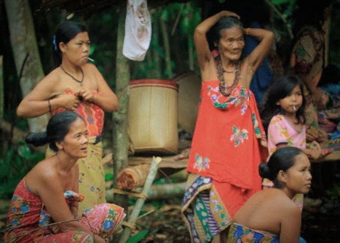 Suku Kubu Terapkan Hukum Kawin Paksa dan Cambuk, Bila Berduaan
