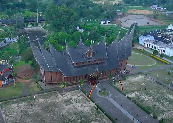 Mau Liburan? Ini 10 Destinasi Wisata Terbaik di Sumatera Barat Gampang Dikunjungi