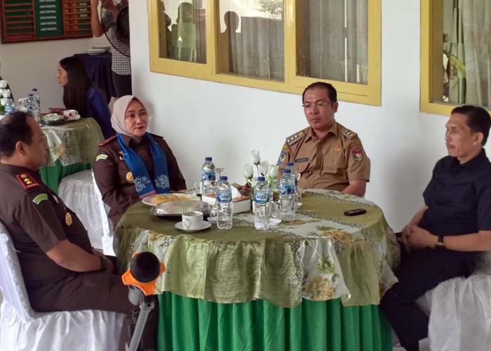 Pesan Menohok Kajati Bengkulu Untuk Bupati dan Kajari Mukomuko, Duduk Warung Kopi