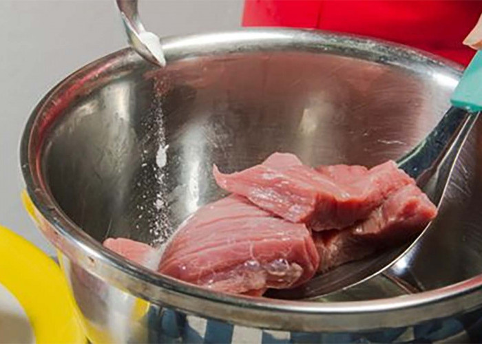 4 Cara yang Bisa Kamu Lakukan Untuk Melembutkan Daging Sendiri Di Rumah Tanpa Presto
