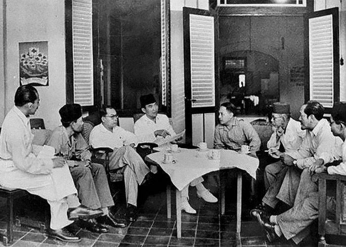 16 Agustus, Peristiwa Rengasdengklok, Soekarno-Hatta Diculik, Golongan Muda Desak Kemerdekaan