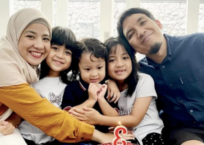 Gugatan Cerai Desta, Puisi Natasha Rizky Viral,'Kisah Kita akan Menjadi Nostalgia'