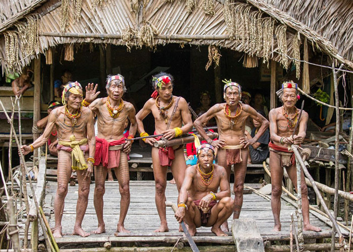 Mentawai, Suku Tertua dengan Tradisi Tato Kuno, Makan Pokok Sagu Hingga Tarian Mistis
