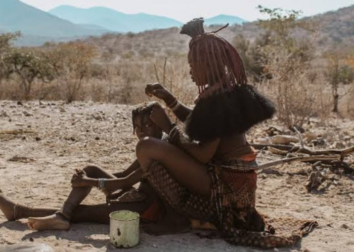 Fakta Suku Himba, Tanpa Mandi, Hiasan Lumpur Hingga Istri Ditiduri Tamu 