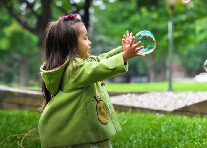 10 Panduan Praktis Untuk Merangsang Perkembangan Otak dari Bayi hingga Usia Sekolah