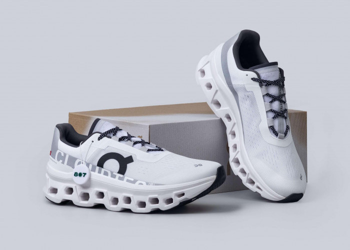 5 Hal Soal Cloudmonster yang Bikin Sepatu Ini Worth It!