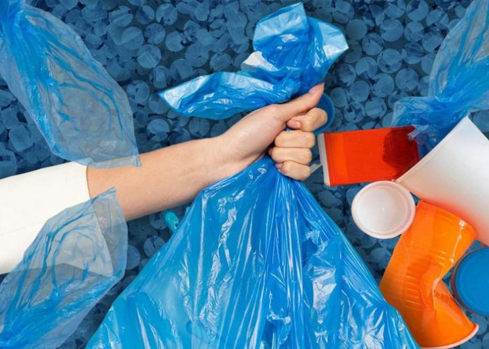 Plastik Langka, Harga Bisa Naik Mencapai 30 Persen