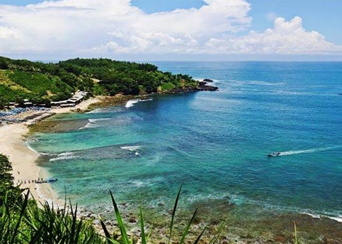 Pantai Menganti, Wisata Alam yang Pemandangannya Bikin Takjub