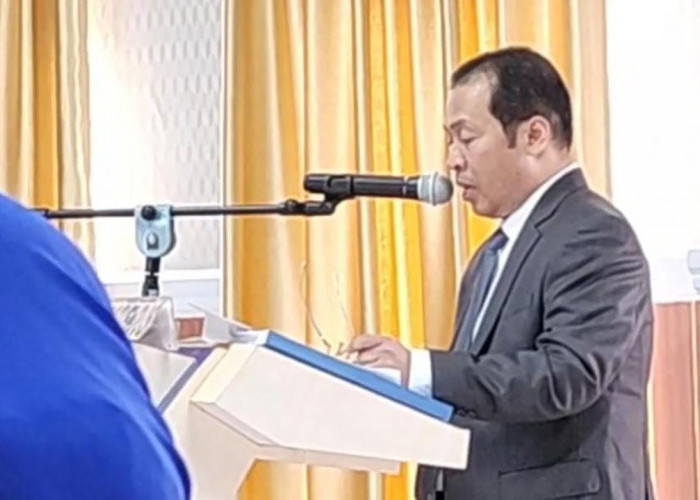 Mantan Bupati Mukomuko, Sapuan Berhasil  Menyelesaikan Progam Studi Doktor UNIB dengan Predikat Cum Laude 