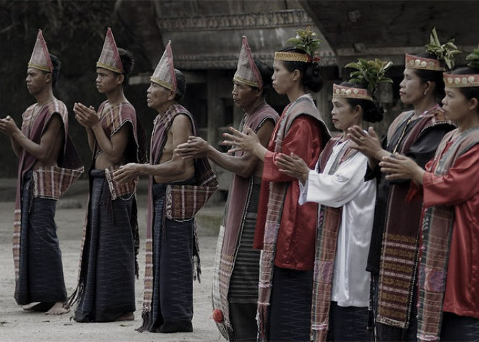 Suku Pesisir Sumatera Utara, Membedakan dengan Suku Batak