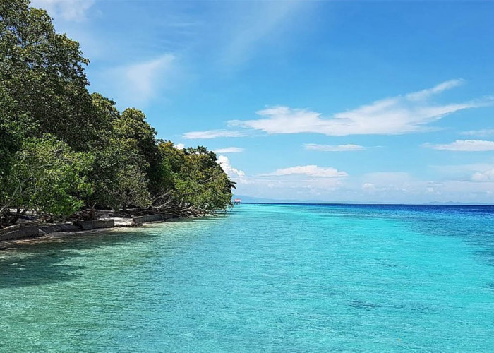 Surga Tersembunyi di Pesisir Maluku, Inilah Pesona Pantai Liang