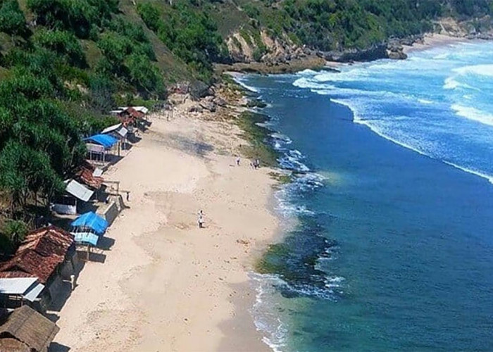 Memiliki Keindahan Alam yang Mempesona, Inilah Keindahan Wisata Pantai Nampu