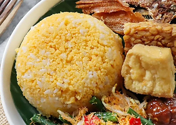 Resep Nasi Jagung, Makanan Tradisional Lengkap dengan Urap Sayur dan Ikan Asin