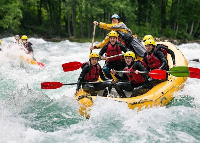 Punya Nyali Besar, Ayo Coba Dulu 10 Destinasi Wisata Arung Jeram di Indonesia yang Paling Menantang