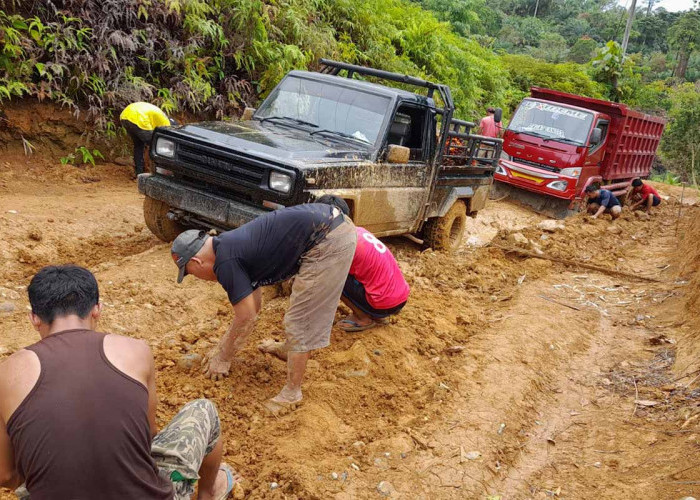 Jalan Buruk, Derita Warga Bukti Makmur