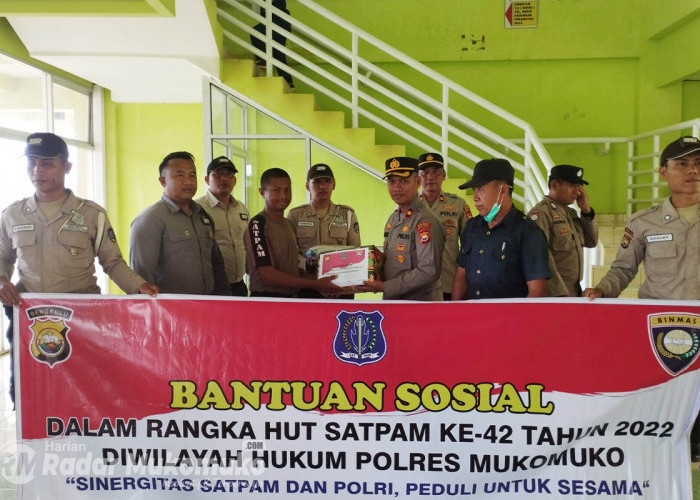 Momen HUT Satpam ke 42, Polres Mukomuko dan Satpam Gelar Bakti Sosial  