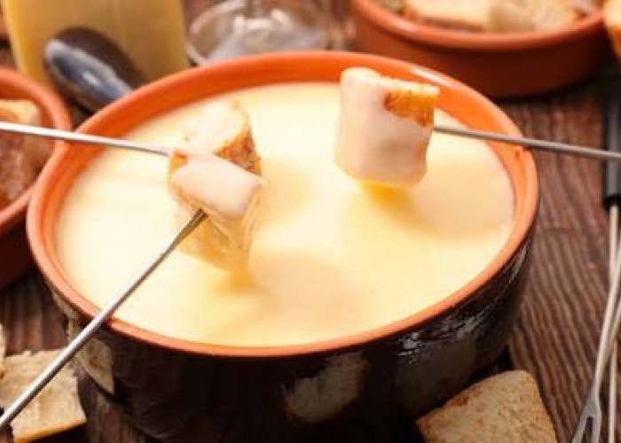 Kuliner Khas Swiss: Cicipi Kelezatan Fondue, Raclette, dan Cokelat yang Menggoda!