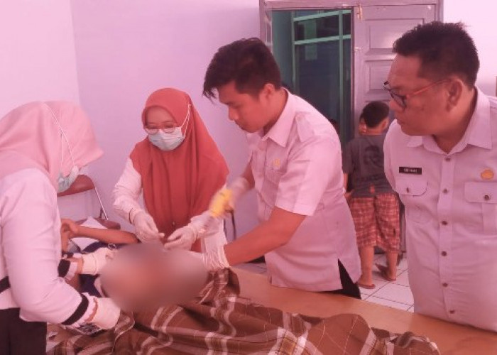 Sunat Massal HUT ke 79 RI di Mukomuko, Layanan Gratis Plus Sarung dan Uang Jajan